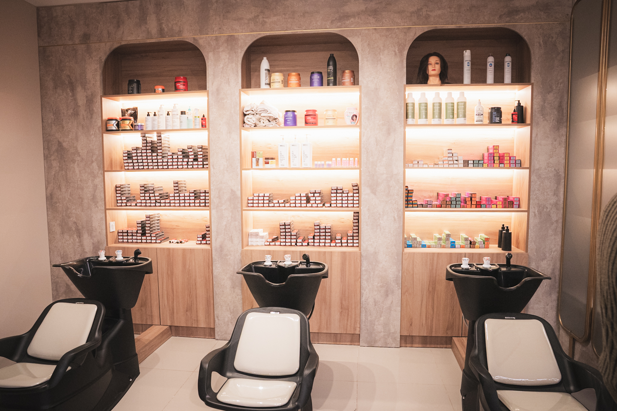 Servicio de manicura y uñas de diseño